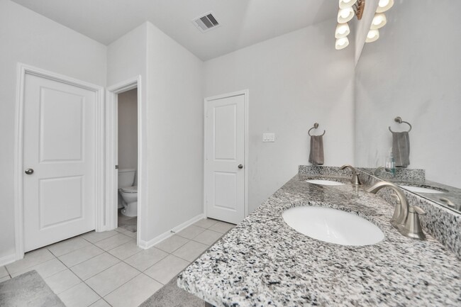 Building Photo - 10618 Amador Peak Dr