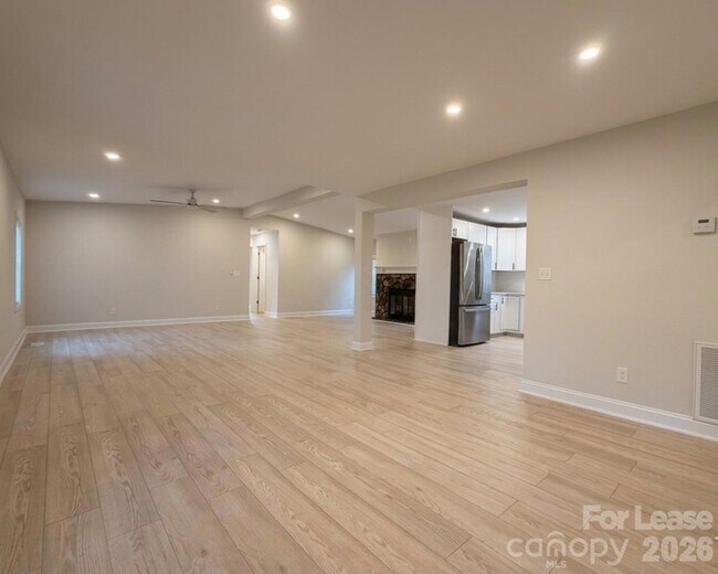 Building Photo - 4111 Brown Dr
