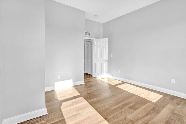 Building Photo - 1802 E 29th St