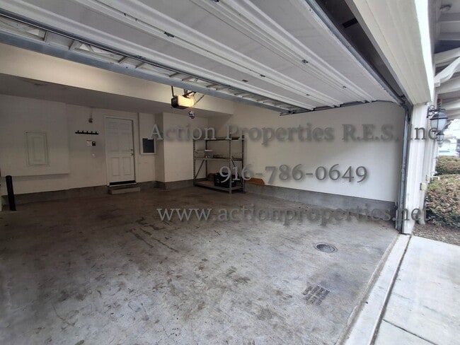 Building Photo - 2308 Las Palomas Loop