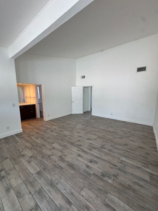 Building Photo - Welcome to your Palm Springs Retreat!