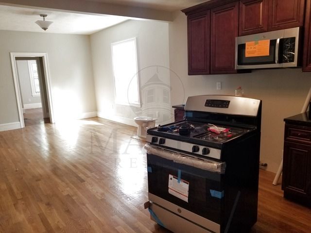 Building Photo - 45 Adams St