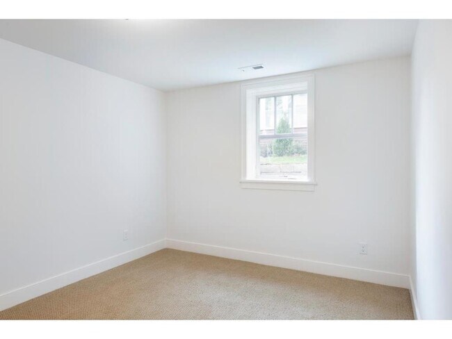 Building Photo - 231 Manitoba Ave