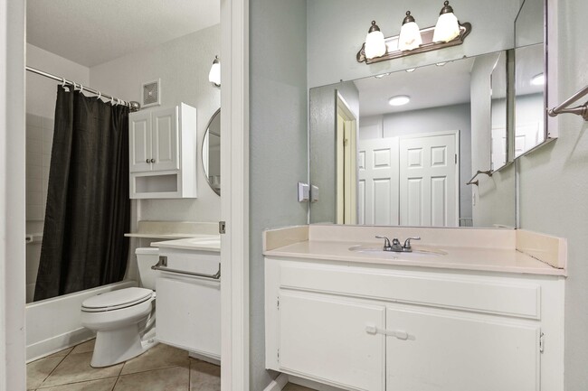Building Photo - 24474 Valle Del Oro
