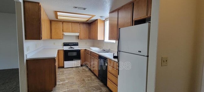 Building Photo - 1806 Medart Ln