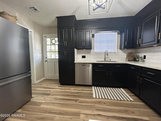 Building Photo - 109 Cheshire Cir