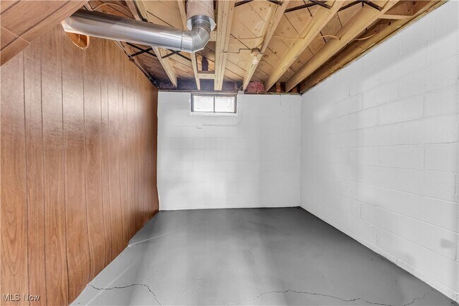 Building Photo - 1171 Hilltop Dr