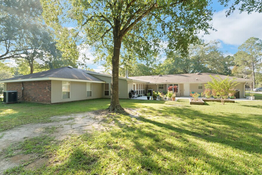 Building Photo - 59267 N Pearl Dr