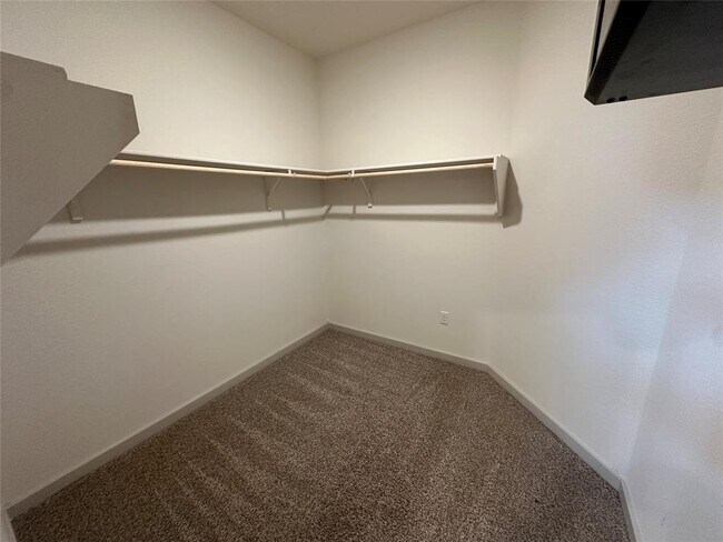 Building Photo - 103 Krause Spgs Dr