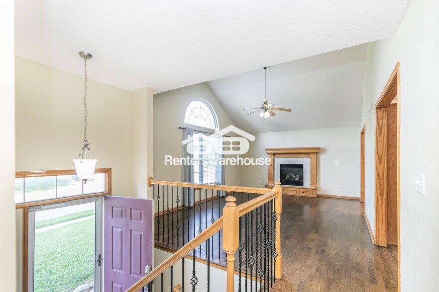 Building Photo - 804 Stratford Dr