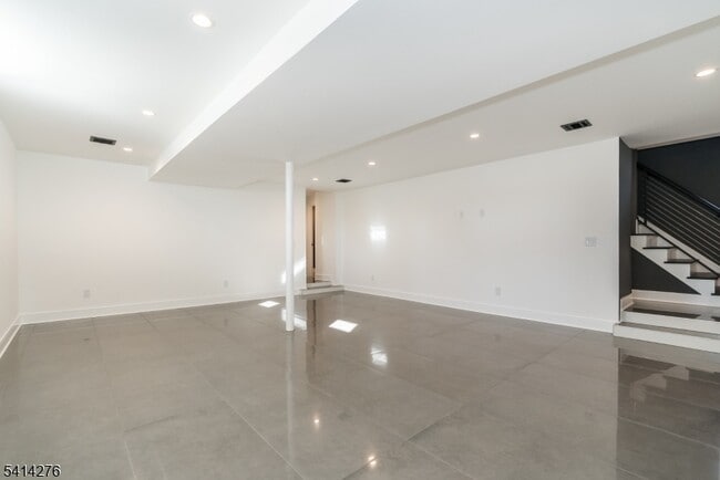 Building Photo - 76 Burnet Rd