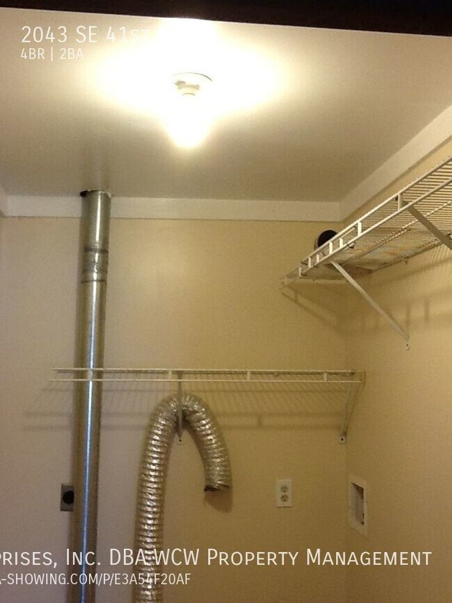 Building Photo - 2043 SE 41st St