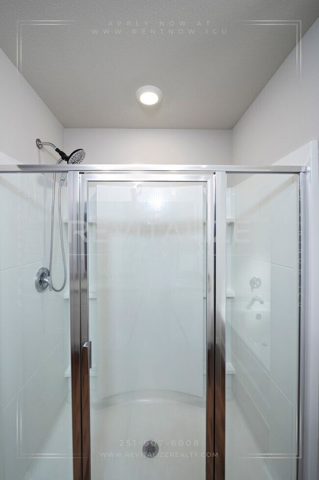 Building Photo - Dream 2-Story 5 BD 3 BA House in Spanish Fort!