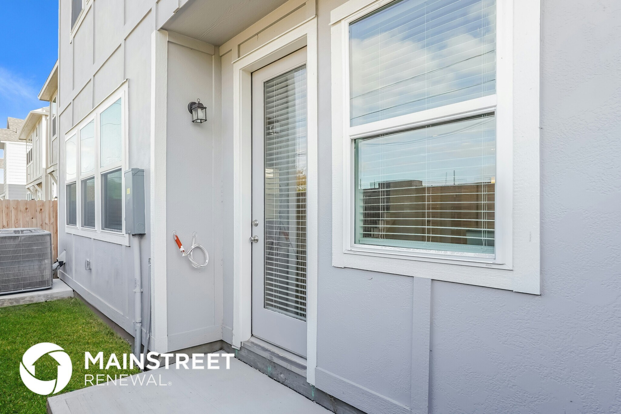 Building Photo - 9826 Rugged Oaks Dr