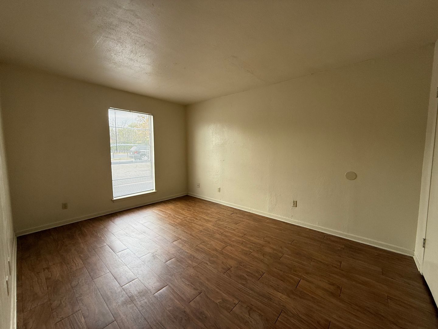 Building Photo - 4306 Lake Rd