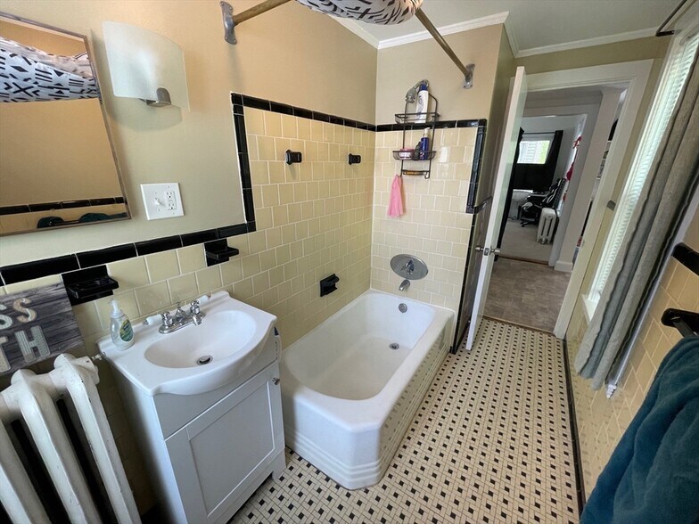 Building Photo - 52 Buffum St