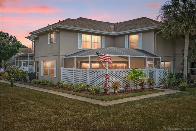 Building Photo - 3273 SW Sunset Trace Cir