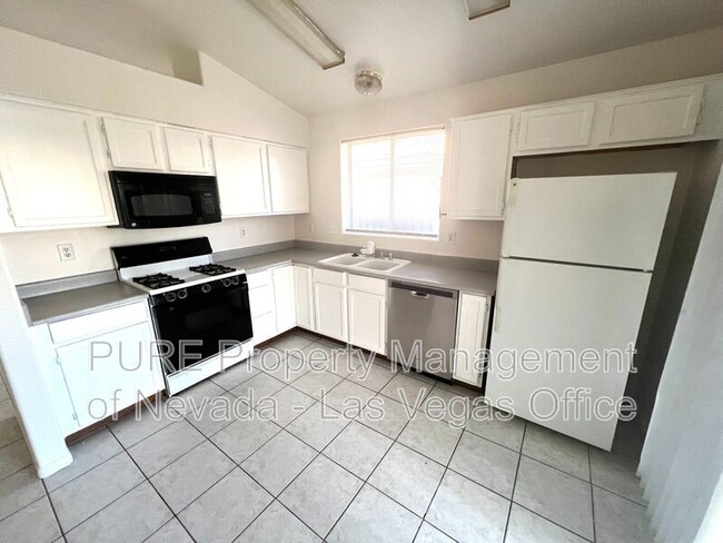 Building Photo - 5716 Grand Entries Dr