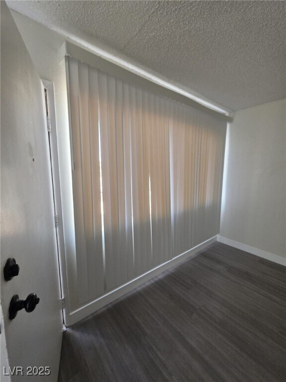 Building Photo - 1075 E Desert Inn Rd