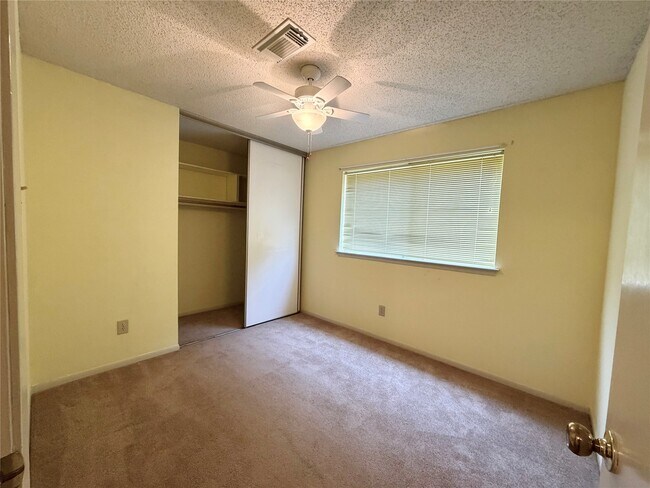 Building Photo - 13323 Wells River Dr