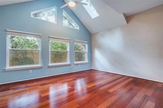 Building Photo - 10803 Sans Souci Pl