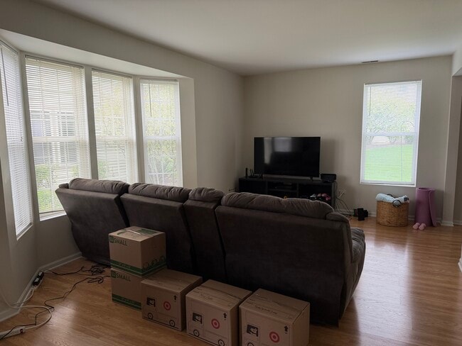 Building Photo - 3129 Ollerton Ave