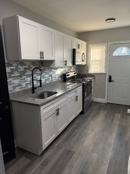 Building Photo - 1271 Limit Ave