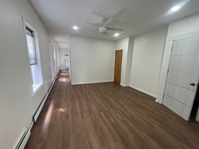 Building Photo - 129 Highland Ave