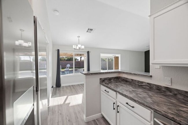 Building Photo - 1057 S Jamaica Way