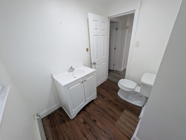 Building Photo - 439 Riverside Dr