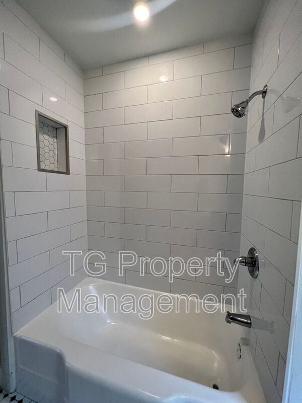 Building Photo - 30 Sanford St