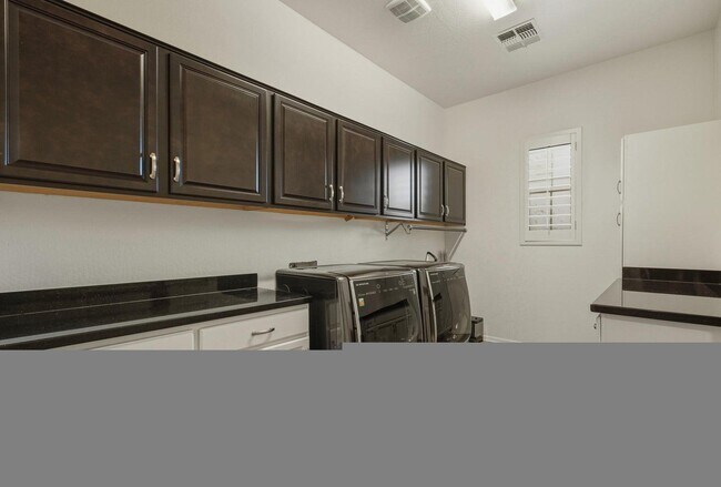 Building Photo - 21080 N 76th Ave