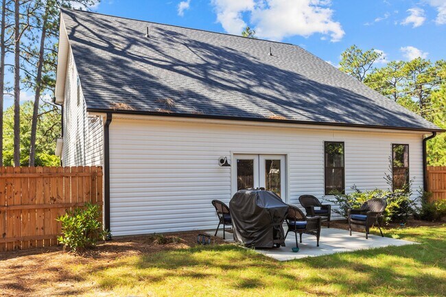 Building Photo - 231 Hillard Rd