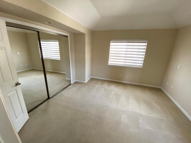 Building Photo - 624 Antioch Terrace