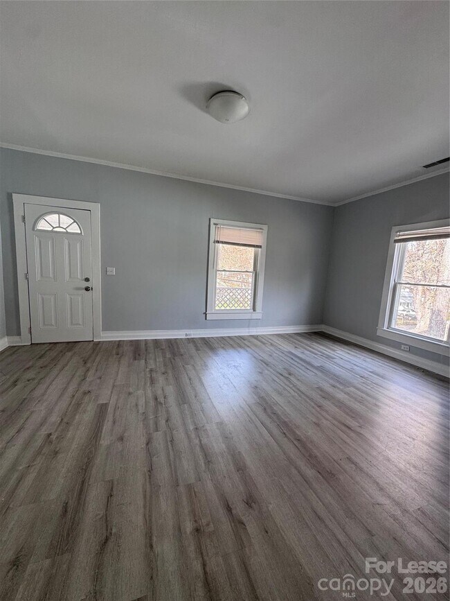 Building Photo - 65 White St SW