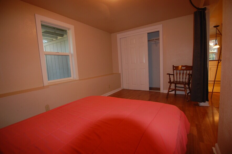 Building Photo - 8490 Trenton Rd