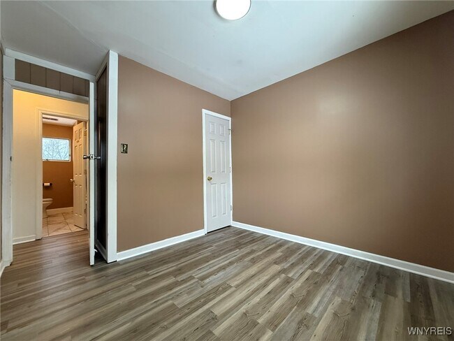 Building Photo - 52 Carol Ln