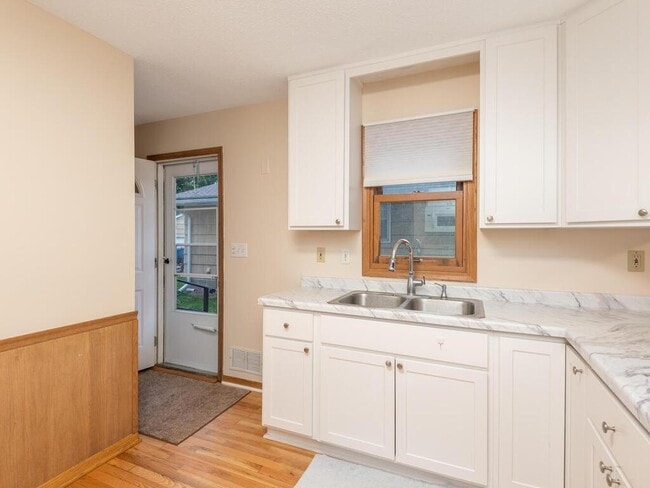 Building Photo - 6321 Wilryan Ave