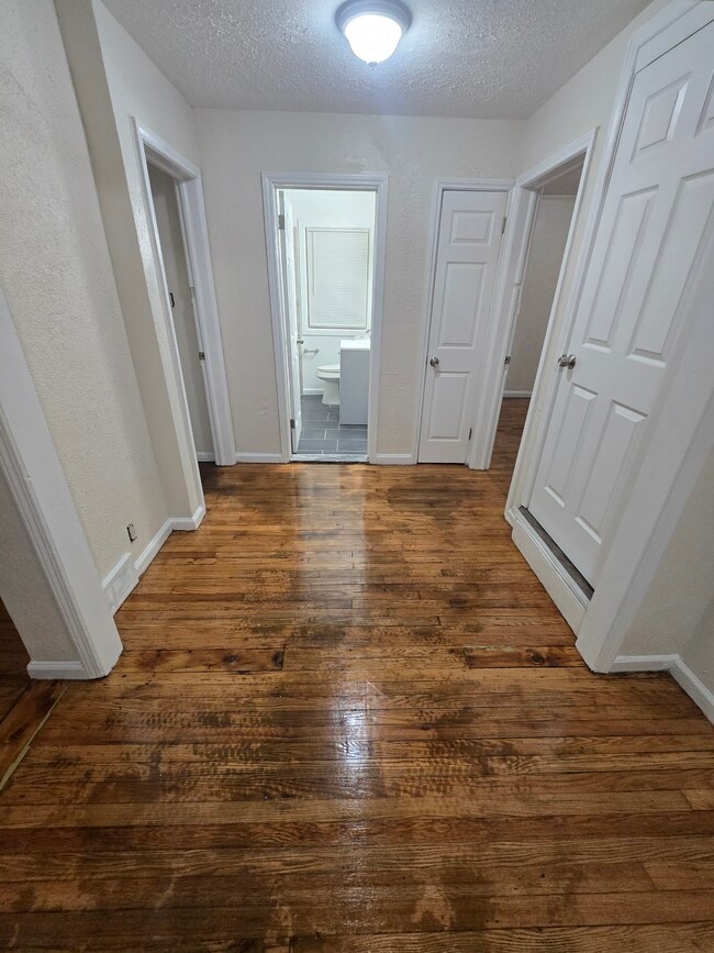 Building Photo - 16522 Murray Hill St