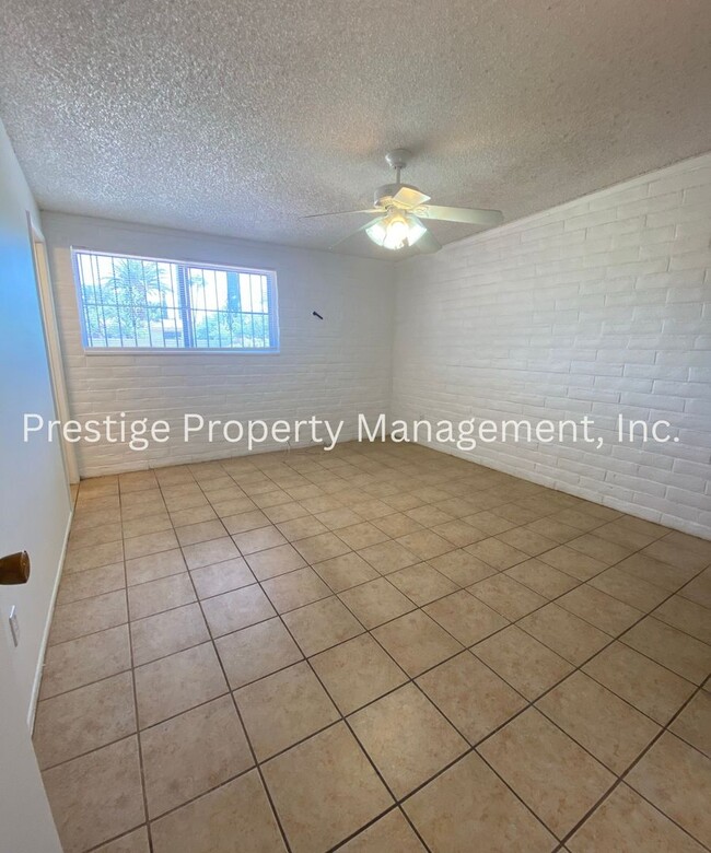 Building Photo - East Side Living Offering, Comfort & Conve...