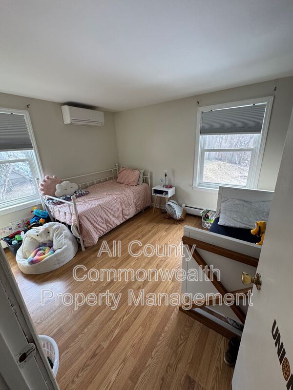 Building Photo - 26 Tiverton Ave