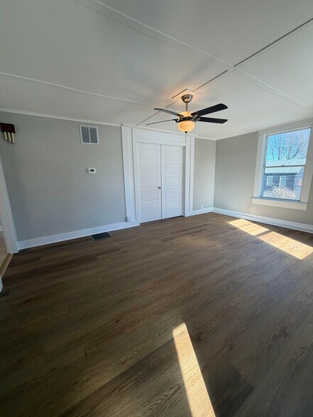 Building Photo - 209 Kingsley Rd