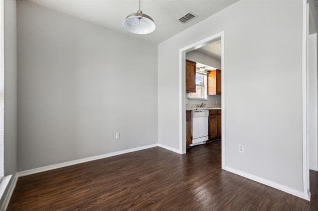 Building Photo - 2410 Lido Ln