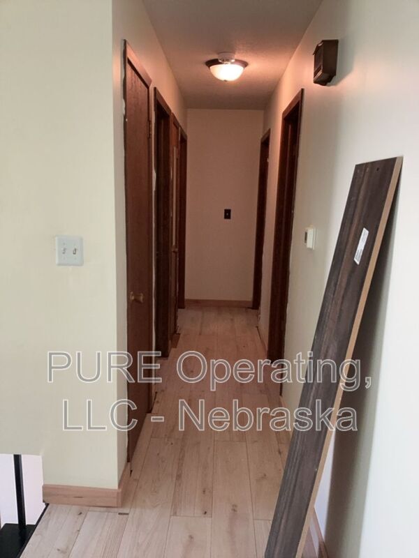 Building Photo - 105 N Elm St