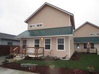 Building Photo - 524 E Hazel Ave