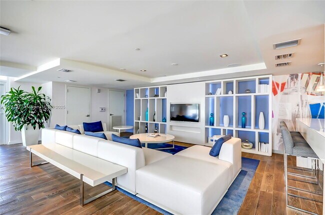 Building Photo - 4250 Biscayne Blvd