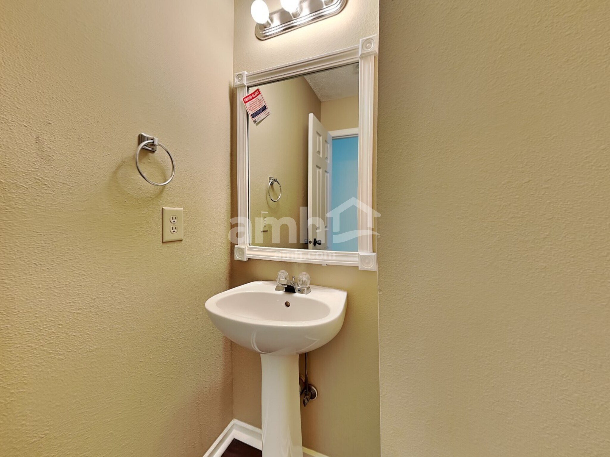 Building Photo - 10215 Noble Ct