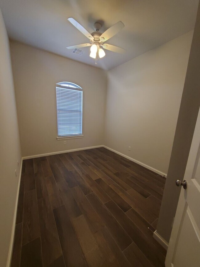 Building Photo - Beautiful 4 bed 2 bath in Moore!