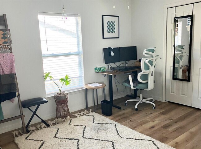 Building Photo - 2101 Queensboro Ave S