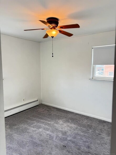 Building Photo - 3219 Benjamin Ave